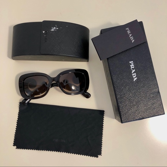 Prada Accessories - ❌SOLD❌Prada Square Baroque Sunglasses🕶